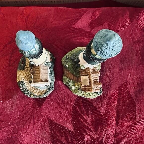 Lighthouse Ceramic Figurines Set of 2 Hand painted Decor Costal Core Nautical - Picture 3 of 15